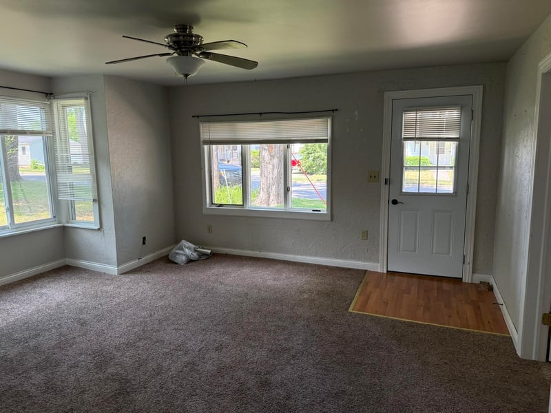 144 E Ontario St, Omro, WI 54963