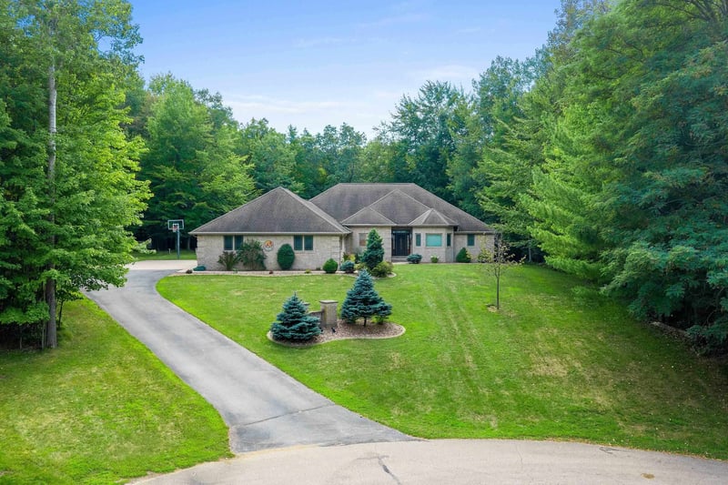 425 Hill Haven Ct, Little Suamico, WI 54141-8672