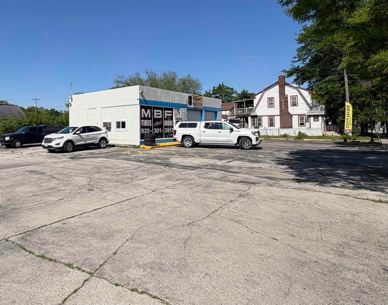 605 Dousman St, Green Bay, WI 54303