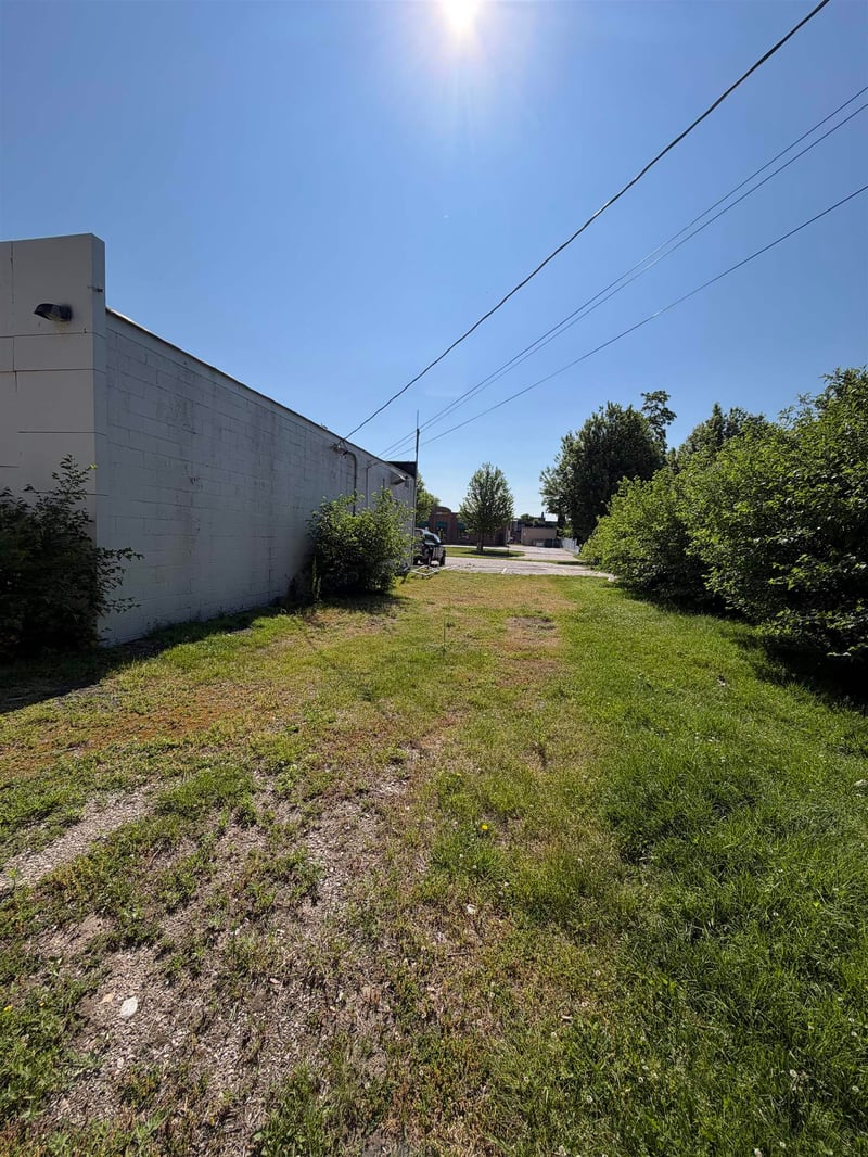 605 Dousman St, Green Bay, WI 54303