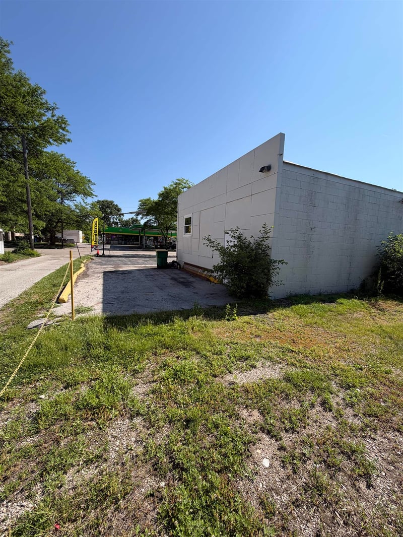 605 Dousman St, Green Bay, WI 54303