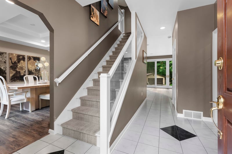 4544 Crooked Creek Ln, Hobart, WI 54155