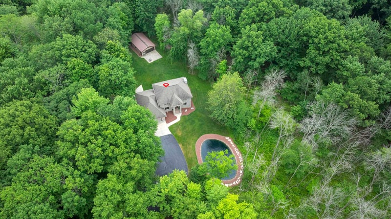 4544 Crooked Creek Ln, Hobart, WI 54155