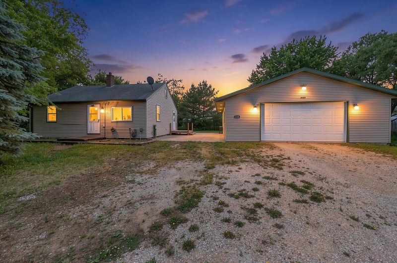 3125 Breezewood Ln, Neenah, WI 54956