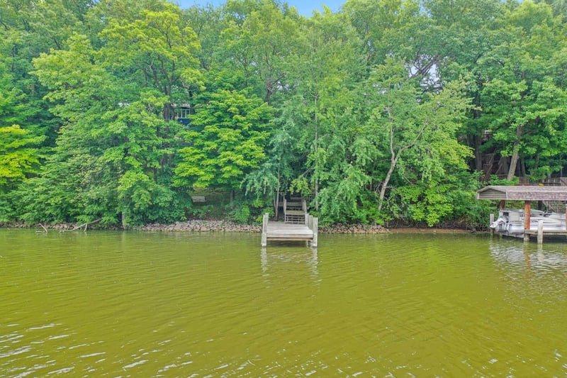 1511 N Briarcliff Dr, Appleton, WI 54915-2840
