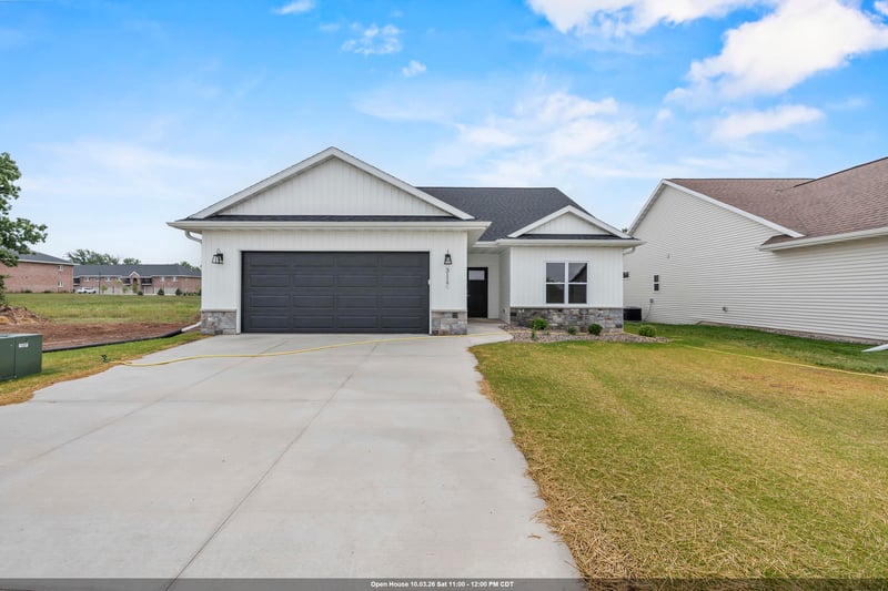 3117 Lazy Oak Ct, Green Bay, WI 54311