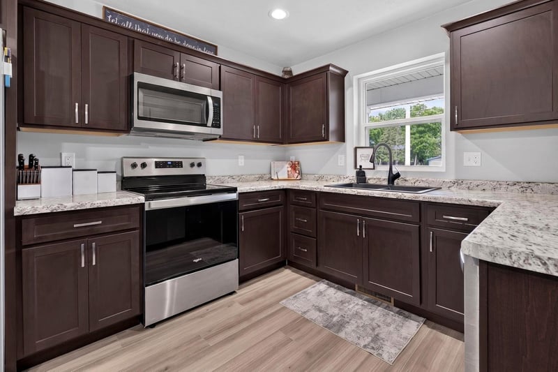 37 Ash Grove Pl, Kaukauna, WI 54130