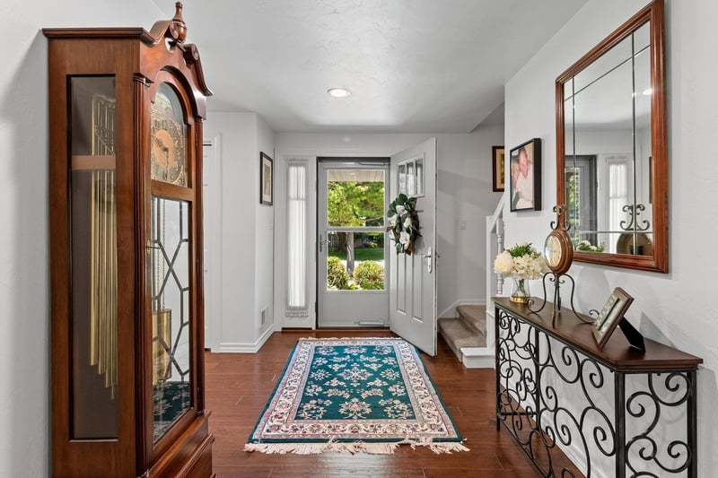 2447 Parkwood Dr, Green Bay, WI 54304-1913