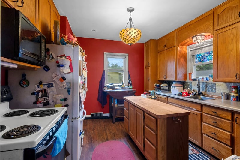 936 S Sawyer St, Shawano, WI 54166