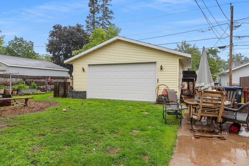 936 S Sawyer St, Shawano, WI 54166