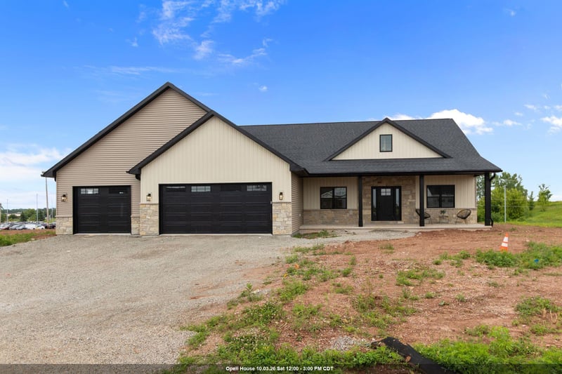 N1298 Meadow Park Dr, Greenville, WI 54942