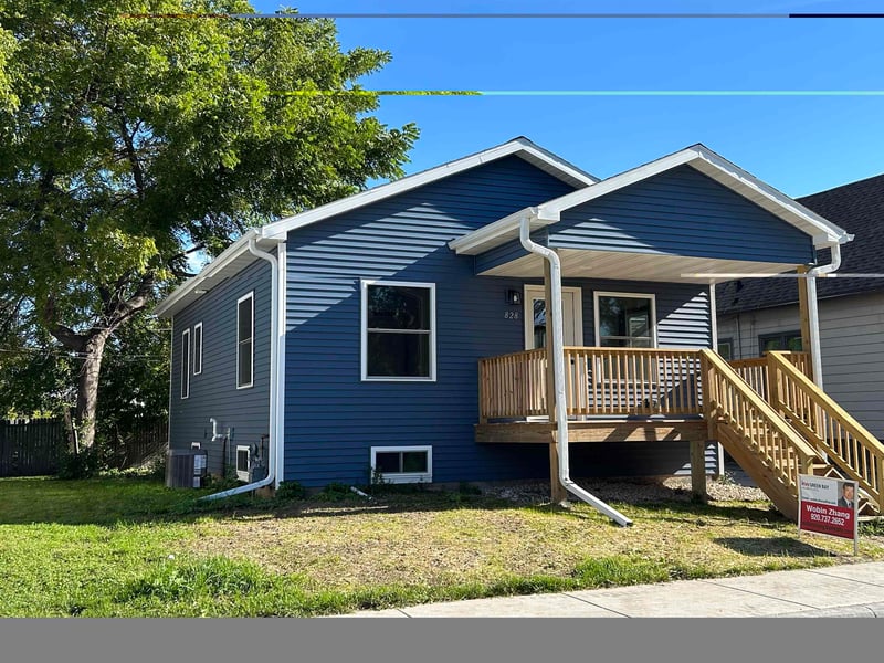 828 School Pl, Green Bay, WI 54303