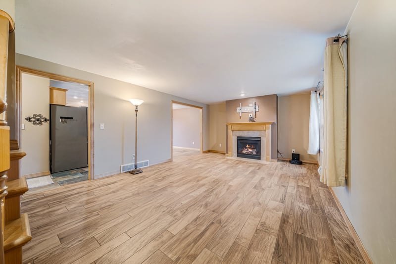 2014 Charles St, De Pere, WI 54115