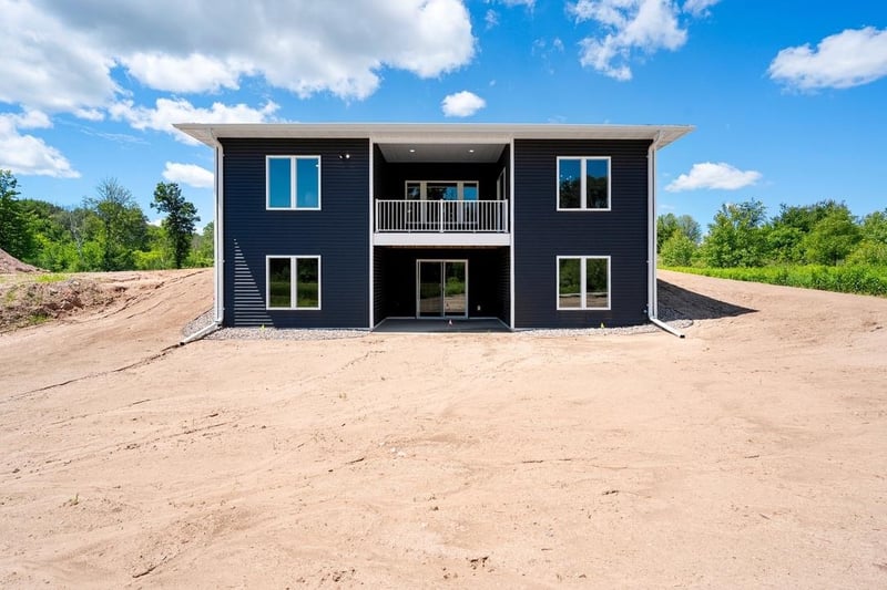 4001 Antwerp Ave, Howard, WI 54313-7518