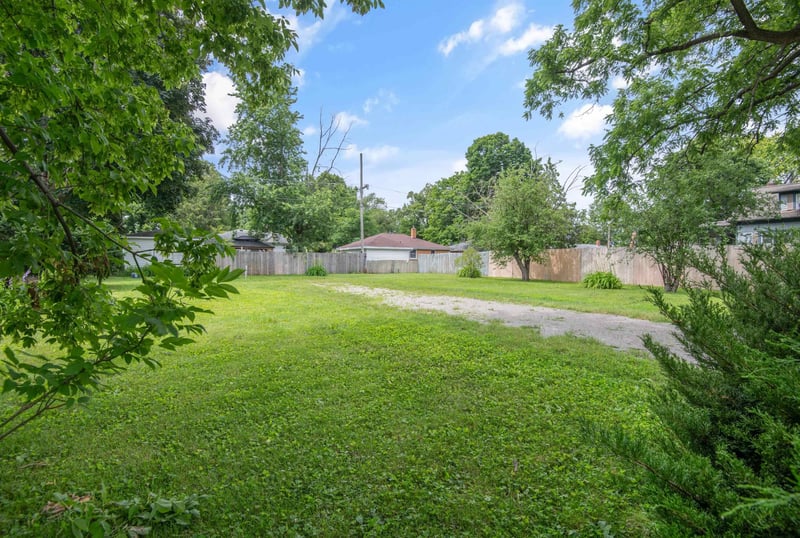1063 Langlade Ave, Green Bay, WI 54304-3372