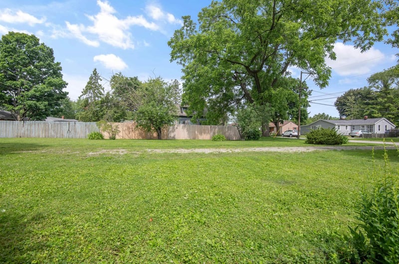 1063 Langlade Ave, Green Bay, WI 54304-3372