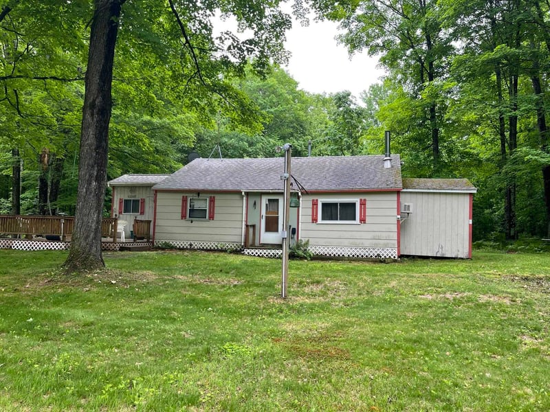 13367 Mccomb Lake Rd, Mountain, WI 54149