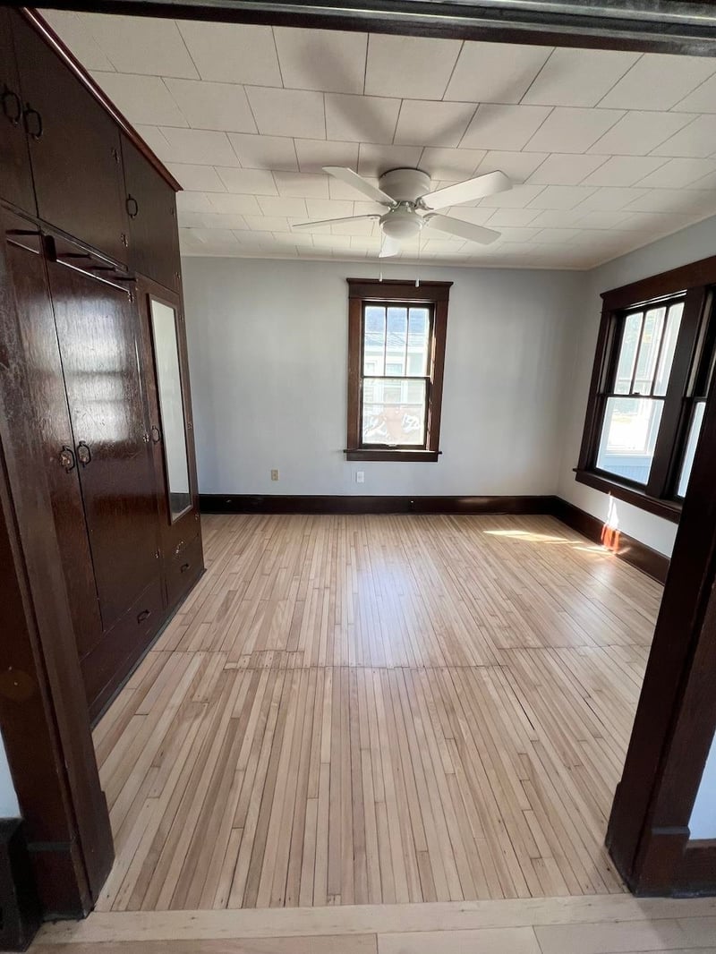 631 W 11th Ave, Oshkosh, WI 54902-6309