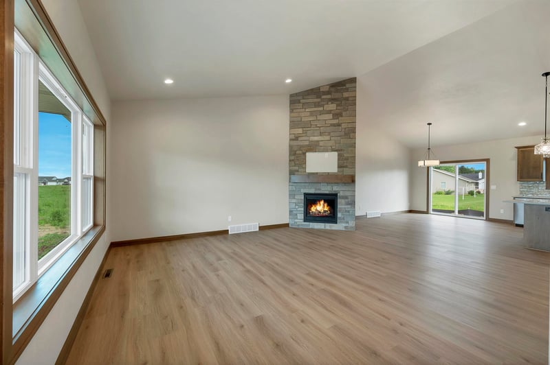 2859 Stelor Dr, Green Bay, WI 54311