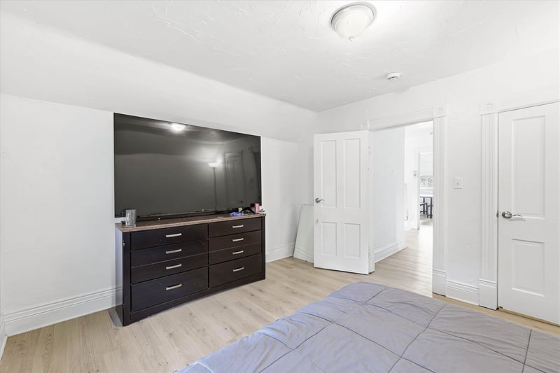 1010 N Division St, Appleton, WI 54911