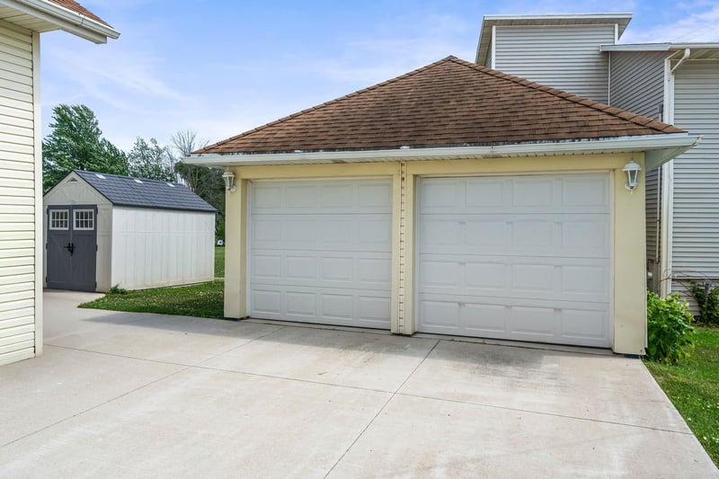 381 Main St, Potter, WI 54160