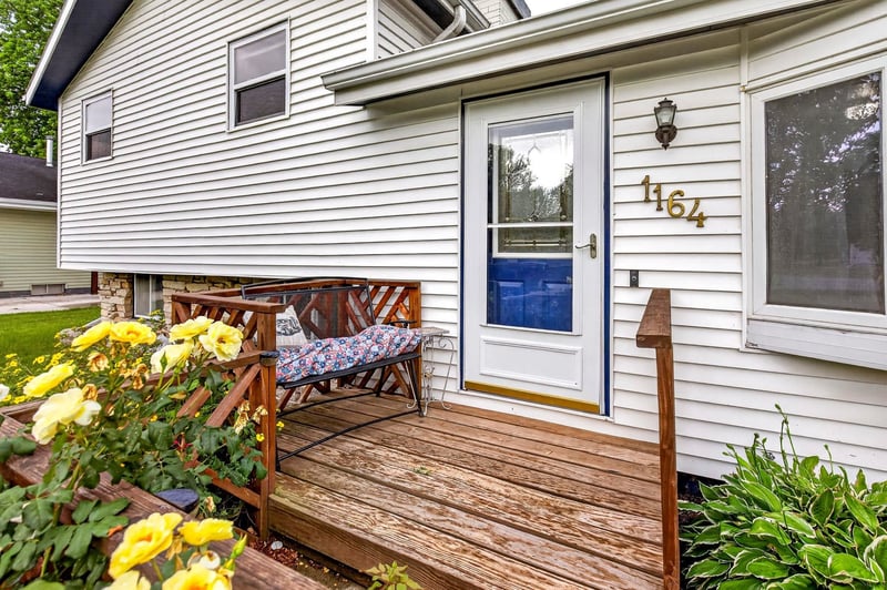 1164 Mayer St, Menasha, WI 54952