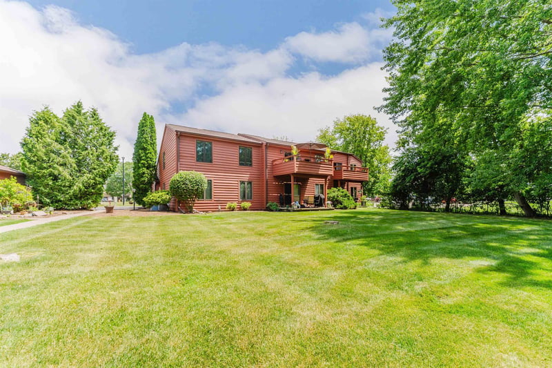 2250 Meadowbrook Ct #C, Oshkosh, WI 54904-7853