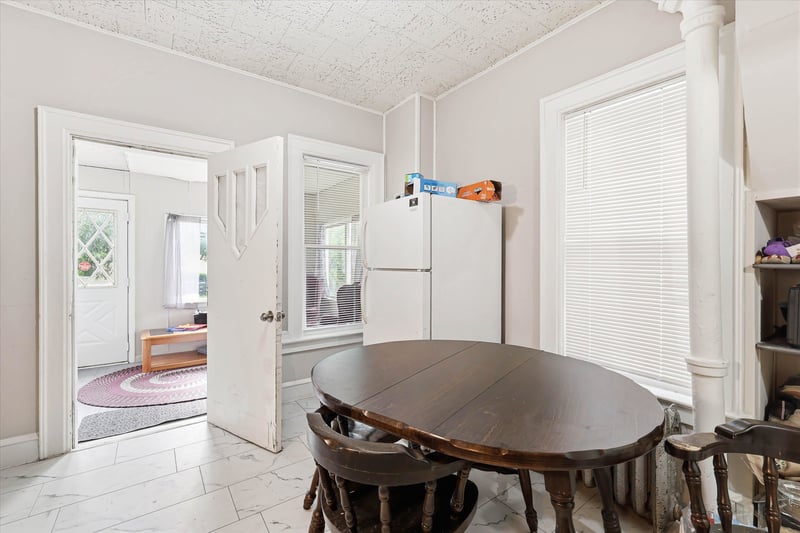 1103 N Division St, Appleton, WI 54911