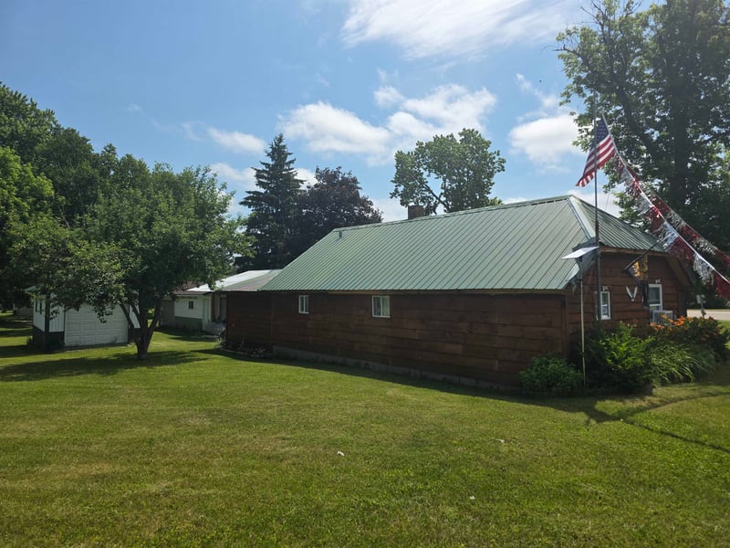 14032 Old 32 Rd, Mountain, WI 54149