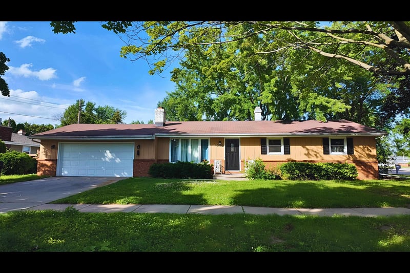 1000 W Browning St, Appleton, WI 54914