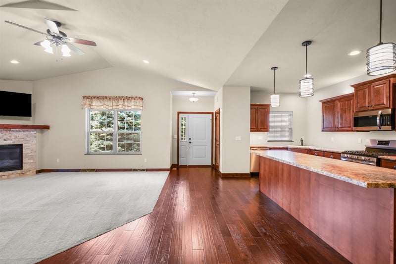 1270 Cameron Cir, Neenah, WI 54956