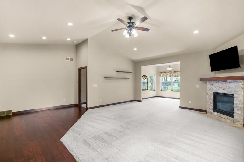 1270 Cameron Cir, Neenah, WI 54956