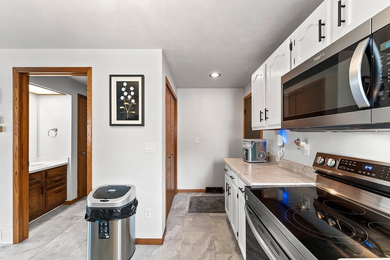 2529 Fond Du Lac Rd, Oshkosh, WI 54902