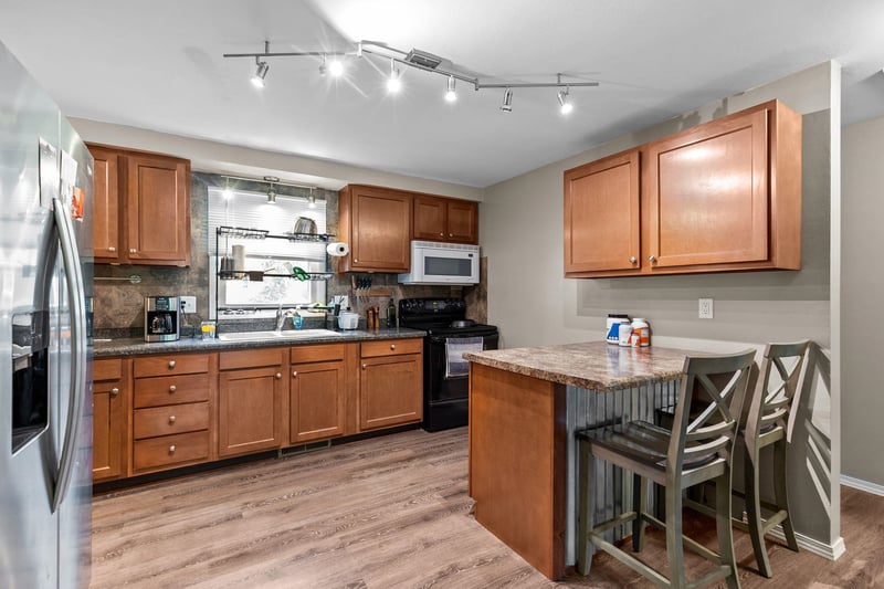 594 Linda Ct, Kaukauna, WI 54130