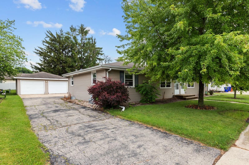 594 Linda Ct, Kaukauna, WI 54130