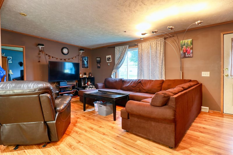 216 Erie Ave, Oconto, WI 54153