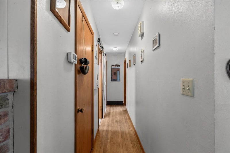 1866 Oakridge Rd, Neenah, WI 54956