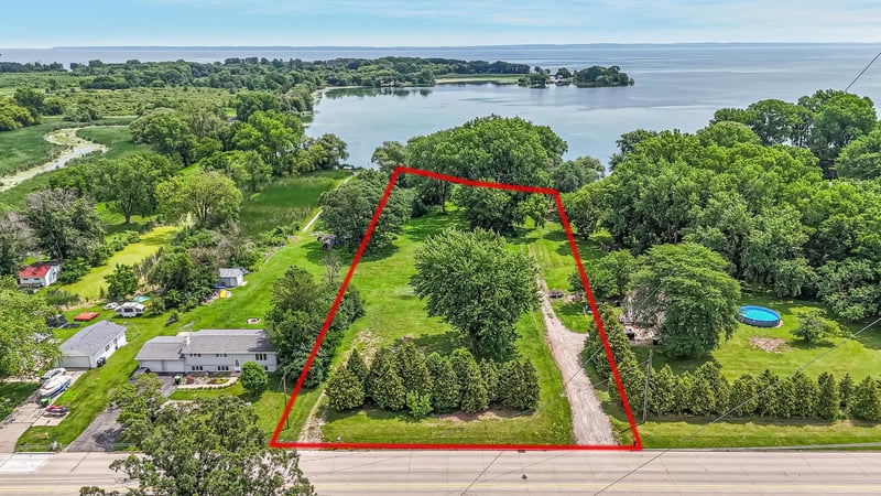 3488 County Rd A, Oshkosh, WI 54901