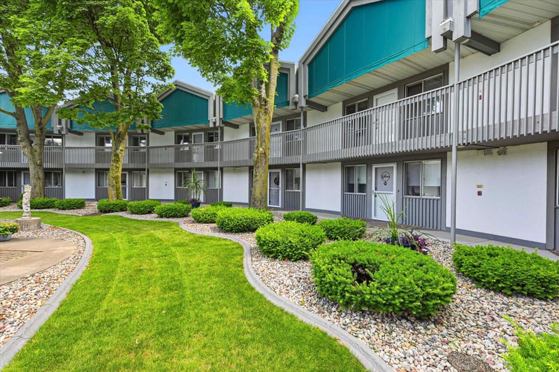 1001 S Oneida St #2E, Appleton, WI 54915