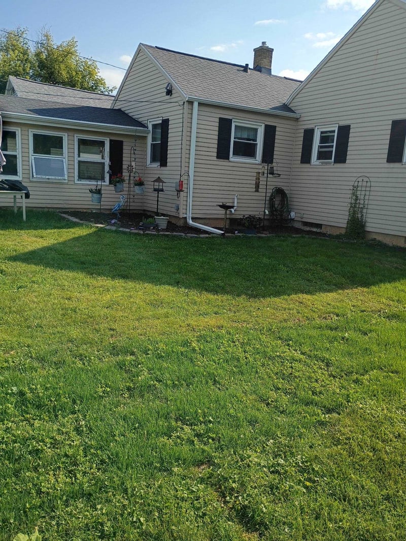 520 Pleasant St, Oshkosh, WI 54901-4920