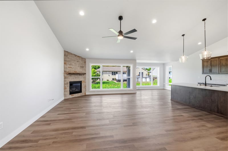 2749 Stelor Dr, Green Bay, WI 54311