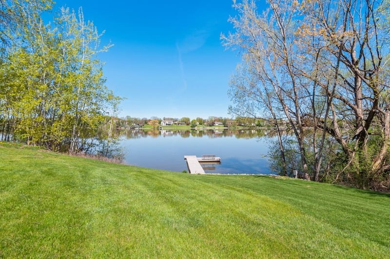 2080 Greenleaf Rd, De Pere, WI 54115