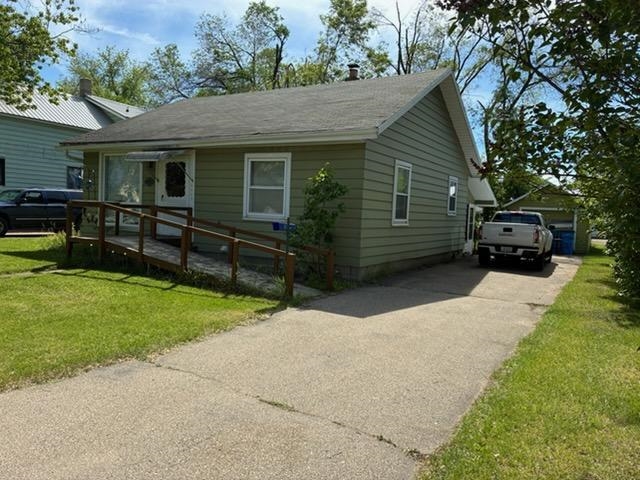 1117 Fischer St, Gresham, WI 54128