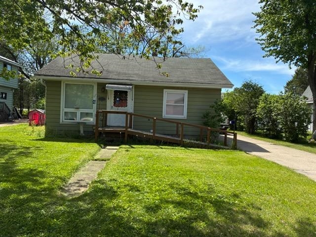 1117 Fischer St, Gresham, WI 54128