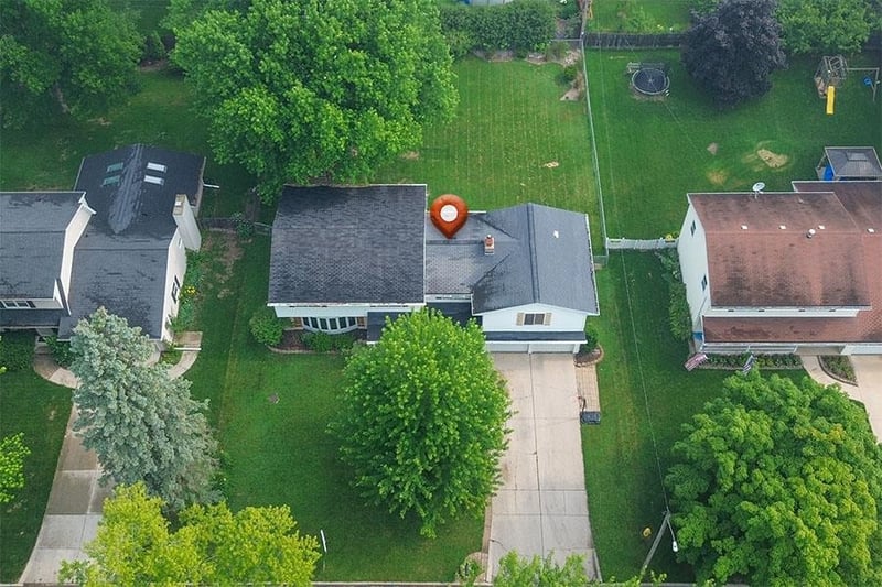 559 Hilltop Dr, Green Bay, WI 54301