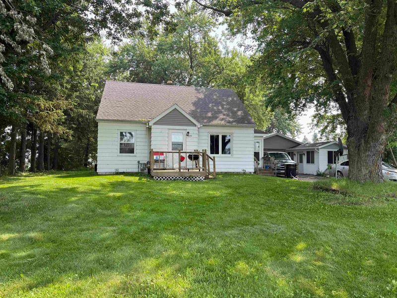1073 Phillips Rd, Green Bay, WI 54311