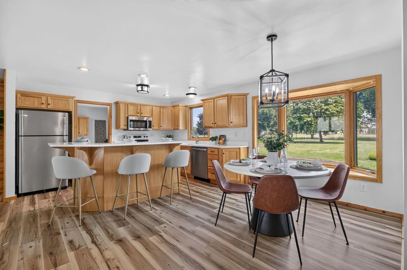 2507 Edgewood Ln, Oshkosh, WI 54904-9598