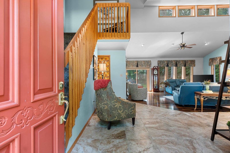 2043 Autumn Leaves Cir, Green Bay, WI 54313