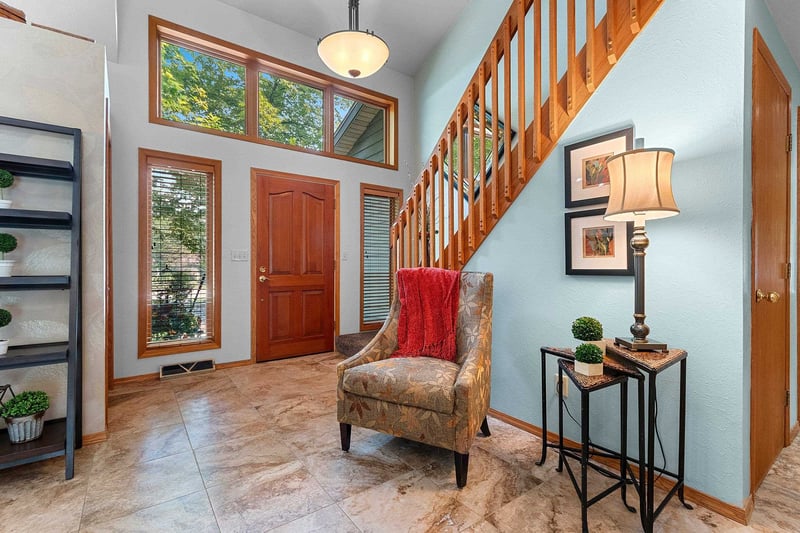 2043 Autumn Leaves Cir, Green Bay, WI 54313
