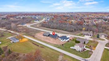 2998 Creekwood Dr, Green Bay, WI 54311